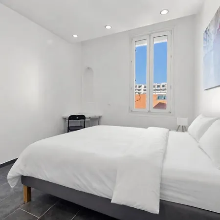 Ref 2048 - Superb Duplex In The Heart Of La Banane - For Rent * Cannes