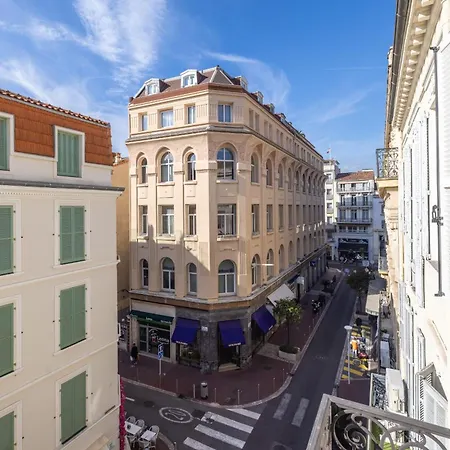 Ref 2048 - Superb Duplex In The Heart Of La Banane - For Rent * Cannes